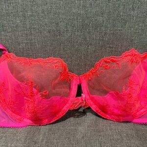 Victoria's Secret Vibrant Pink Lace and silk Sexy Bra Never Worn